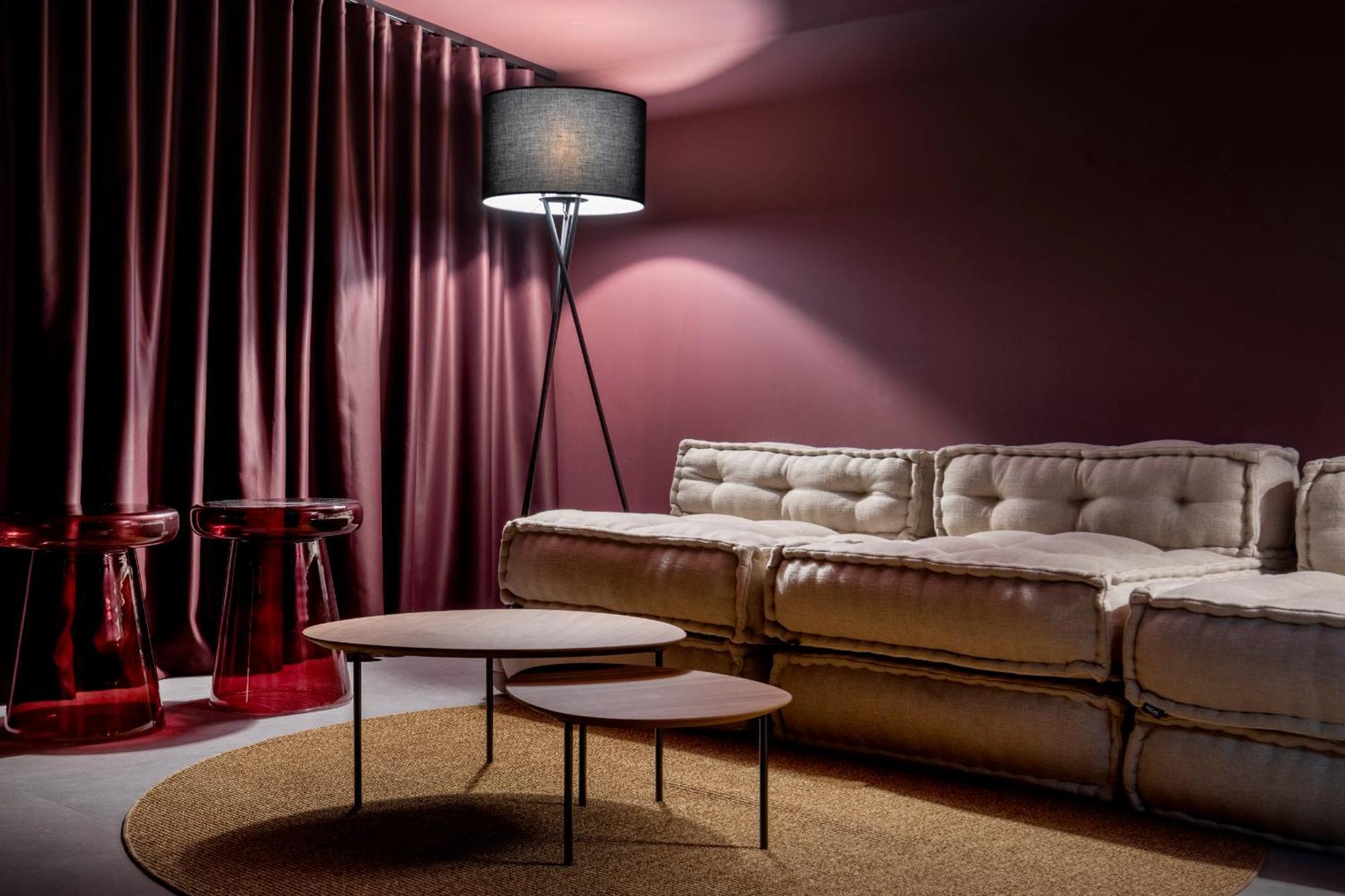 Monkeys Apartments Trastamara Billiard Room เซบีญา ภายนอก รูปภาพ